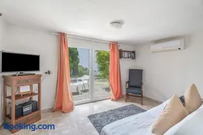 Casita Partido - Image 1