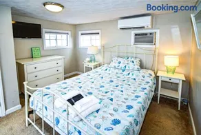 Love Shack at Salisbury Beach - Image 4