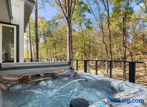 Broken Bow Cabin with Hot Tub, Deck & BBQ - Image 2