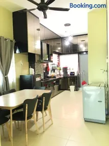 Fidaiy Homestay - Image 1