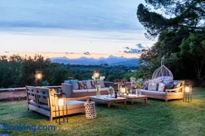 LOSE THE WORLD. FIND YOURSELF. VILLA DUEMANI, 8 BEDROOMS, PANORAMIC POOL & SPA - Image 2