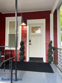 4 Bedroom Century Home in Niles, Ohio - Image 2