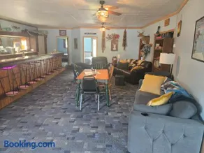 Jake's Bed & Bar - Image 1