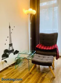 Little Paris with Free Garage Near Tokuda Hospital - Image 2