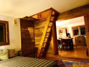 Bat's Cave Hut Transylvania - Rustic Retreat - Image 5