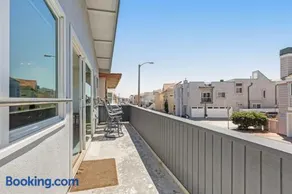 Upper Level Beach Retreat - Image 1