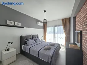 Luxury Two-Bedroom Apartment with Sea View at Caesar Resort - Image 2