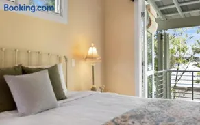 Ingles Nest - Image 2