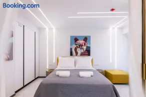 Spectacular Rooftop Loft Ell Fil - Image 3