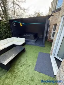 Harewood lodge hot tub retreat - Image 4