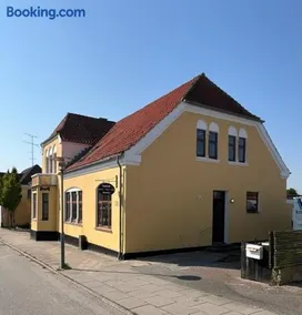 Folsted - Værelse 100 med eget badeværelse og fri parkering - Image 3