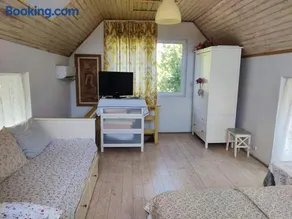 Garden House - Image 1