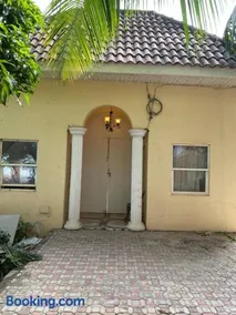 Casa Del Mar Apartments - Image 4