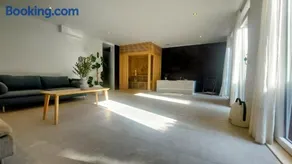 Villa R&B - Image 2