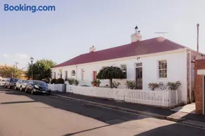 Georgian built Battery Point cottage - Image 1