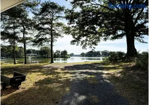 Waterfront Wicomico Bay Compound in Reedville, VA - Image 2