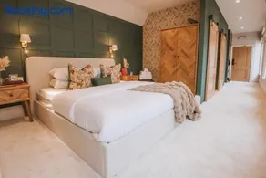 Luxury, Castle View Apartment Windsor Town Centre - Image 3
