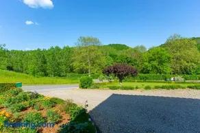 Superbe appartement avec terrasse et vue dégagée - Image 1