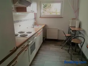 Magnifico appartamento accogliente e familiare con barbecue, giardino e terrazza | Vista sul giardino | Perfetto per il lavoro da remoto - Image 4