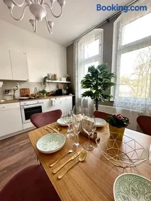Modernes Apartment mit Altbau Flair nähe Messe Düsseldorf - Image 2