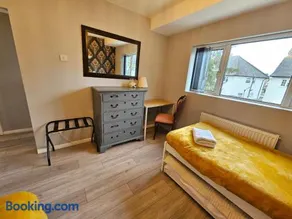 St Georges house, Premium 3 bed Home Slough, Legoland, Windsor - Image 2