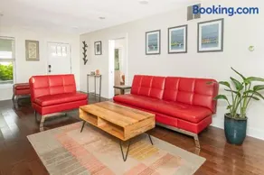 American Bungalow near IU Stadiums and Downtown Bloomington - Image 2