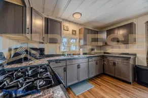 Mid-Century Cabin - Image 4