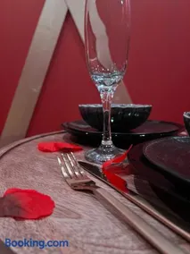 Le boudoir rouge Loveroom luxueuse pour couples - Image 2