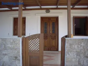 private beachfront house - Image 3
