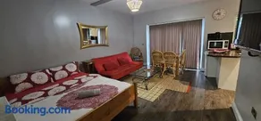 Cyrus House - Image 4