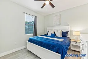 Coastal Pool Retreat Minutes to Bonita Beach - Image 5