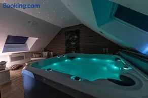 Bulle d'Evasion Jacuzzi Love room - Image 1