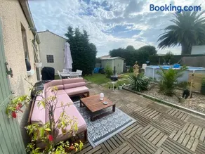 Roxy House - Image 3