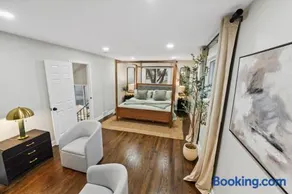 Elevated Stay 3BR in Addison - Image 2