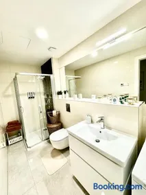ESMOA apartments - Ovenecká, Praha 7 - plně vybaven - Image 4