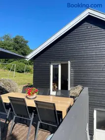 Charming House With Sea View And Large Plot - Image 2