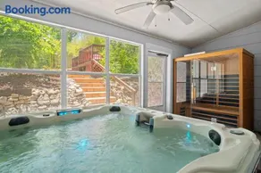 Bamboo Oasis-Relaxing Hot Tub-Family Time - Image 2