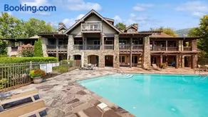 Luxury Lakefront Condo Gated Community Mountain & Lake Views Pool Dock & Kayaks - Image 1