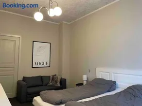 Cozy 4-Bedroom Apartment Aalborg - Image 4