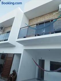 Sol Apartamento 4 - Quarto e sala com varanda e cozinha americana na praia do prea-CE - Image 2