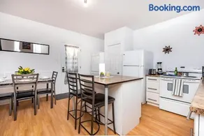 Pet-friendly Apartment - Steps to Rideau Centre - Image 3