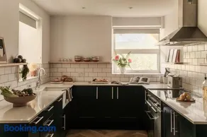 A Beautiful 3 Bedroom 17th Century Stone cottage - Image 3