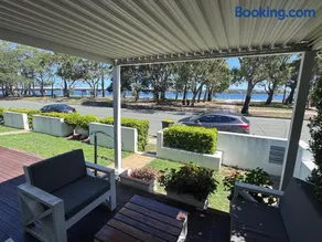 Keith's on Sylvan Beach, 1 of the 3 most popular units on Bribie - Image 2