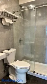 Budget inn Whittier - Image 5