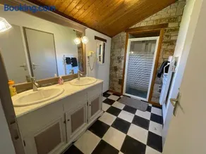 Maison climatisée, 2 gîtes, 2 chambres, 15 hectares, loisirs, animaux acceptés - FR-1-426-520 - Image 2