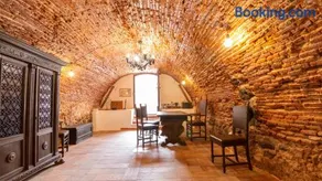 Loggia Padronale Eleganti Suite nel Cuore di Oristano - Image 1