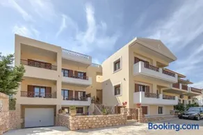 Aloustina Apartments - Image 1