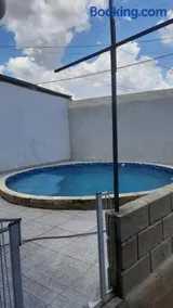 Casa com Piscina no Bairro do Cercado - Image 1