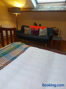 Restful attic room in riverside spot - Image 2