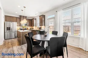 Modern Townhome in Auburn - Image 3